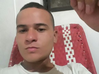 Adriano_Johnson