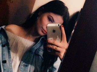 MoonFlowerX webcam girl as a performer. Gallery photo 1.