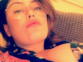 Kitty_Genevieve