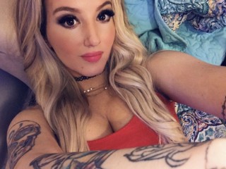 XoBlondie