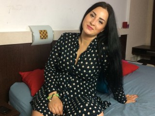 LeilaFlirty
