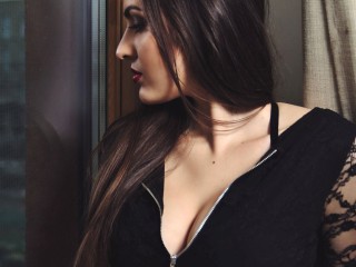 CoolChickXXX webcam girl as a performer. Gallery photo 4.