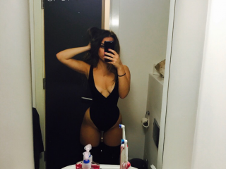 Jessica_98 webcam girl as a performer. Gallery photo 1.