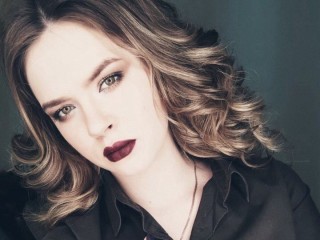 Emilia_Foxx