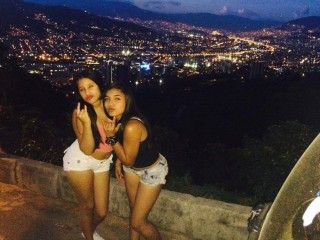 GoldASSDuoGIRLS