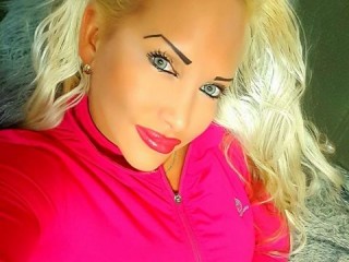 LacyLoveLight webcam girl as a performer. Gallery photo 1.