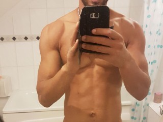 Damien_Johnson
