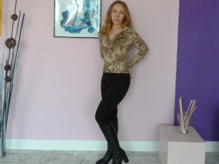 Ayrika webcam girl as a performer. Gallery photo 1.