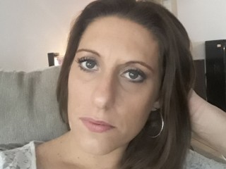 bambirenee69 webcam girl as a performer. Gallery photo 1.