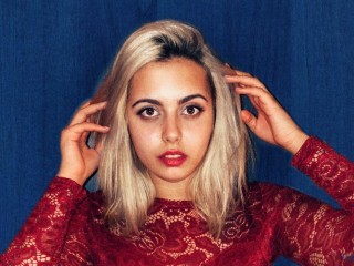 EmmaChristy webcam girl as a performer. Gallery photo 4.