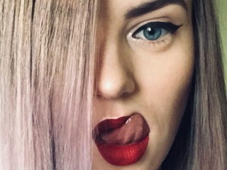 LadyDana webcam girl as a performer. Gallery photo 1.