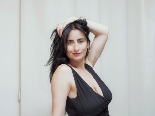 MeganBeake webcam girl as a performer. Gallery photo 4.