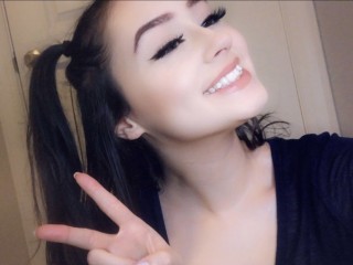 ArianaViolet webcam girl as a performer. Gallery photo 2.