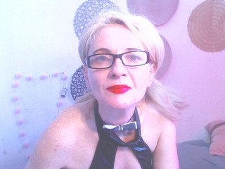 judybrown18 webcam girl as a performer. Gallery photo 2.