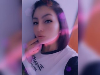 Piinkyhot webcam girl as a performer. Gallery photo 1.