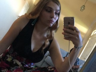 Ladytemper98 webcam girl as a performer. Gallery photo 2.