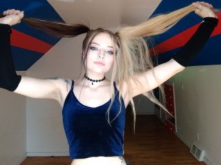 GabbiKay webcam girl as a performer. Gallery photo 5.