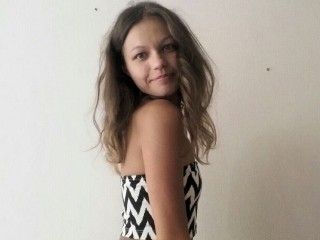 SunnyVikky webcam girl as a performer. Gallery photo 2.