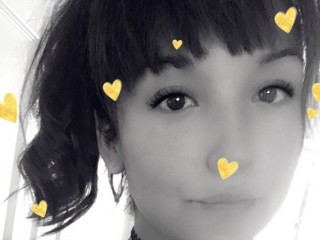 Koraline webcam girl as a performer. Gallery photo 2.