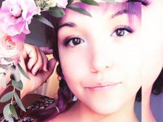 Koraline webcam girl as a performer. Gallery photo 3.