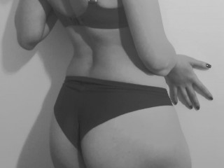 AutumnOpal webcam girl as a performer. Gallery photo 4.