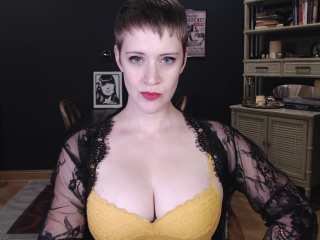 Chat with GoddessMaeve live now!