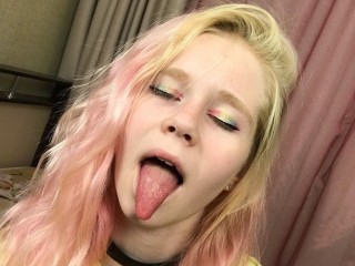 sundew webcam girl as a performer. Gallery photo 1.