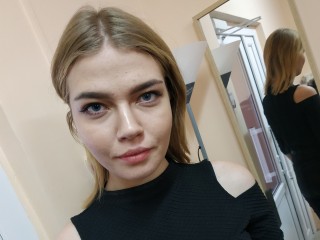 JuliaMathews