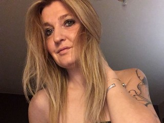 Cok webcam girl as a performer. Gallery photo 1.