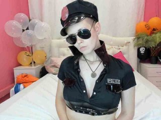 WarriorMood webcam girl as a performer. Gallery photo 8.