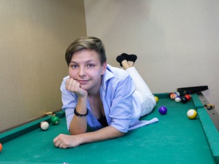 HollyBelans webcam girl as a performer. Gallery photo 1.