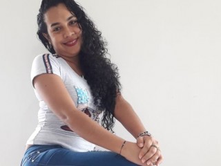 MillieGardner webcam girl as a performer. Gallery photo 1.