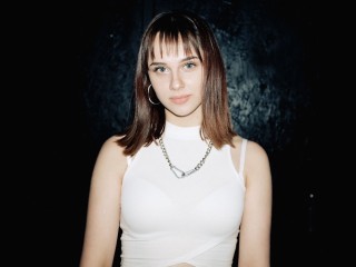ANDREA_POPS webcam girl as a performer. Gallery photo 1.