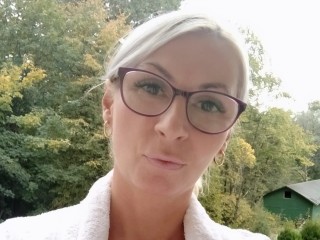 DonnaRey webcam girl as a performer. Gallery photo 1.