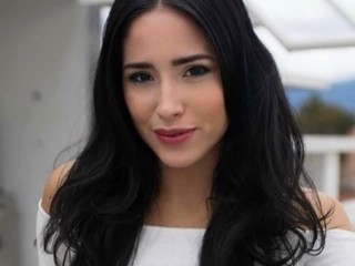 Ariiel webcam girl as a performer. Gallery photo 1.