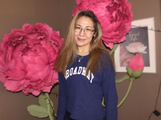 golden_n webcam girl as a performer. Gallery photo 2.