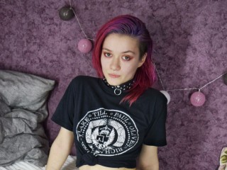 LazzyGoddess webcam girl as a performer. Gallery photo 2.