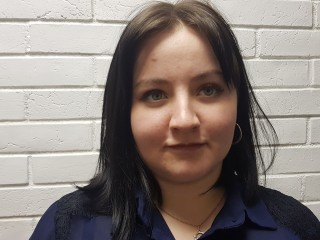 SelenaMandis webcam girl as a performer. Gallery photo 1.