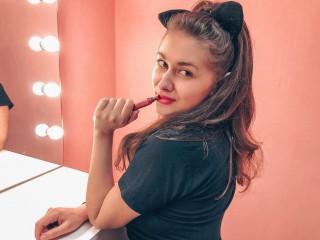 VeronikaGg webcam girl as a performer. Gallery photo 2.