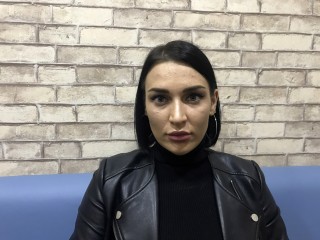 RebecaHills webcam girl as a performer. Gallery photo 2.