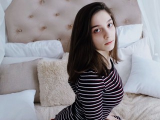 MadelineFarmer webcam girl as a performer. Gallery photo 3.