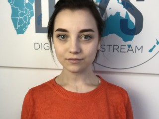 RebyKik webcam girl as a performer. Gallery photo 1.