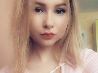 ViollaPeach webcam girl as a performer. Gallery photo 1.