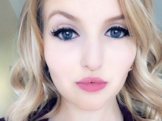 KinkyStudent98 webcam girl as a performer. Gallery photo 1.