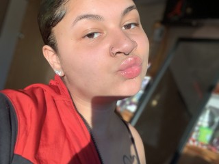 LunaLove26 webcam girl as a performer. Gallery photo 1.