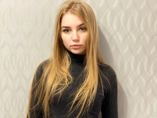 HarlyChau webcam girl as a performer. Gallery photo 2.