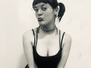 alicia_rockers webcam girl as a performer. Gallery photo 4.