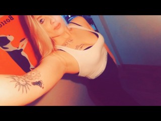 Raynee webcam girl as a performer. Gallery photo 2.