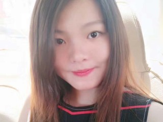 ZHULUU webcam girl as a performer. Gallery photo 1.