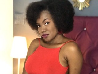 mara_18 webcam girl as a performer. Gallery photo 1.